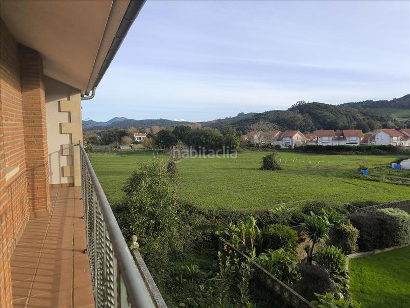 Foto b38e3d72-e1ac-4797-9069-8e6e98ec77b7. Casa amb aparcament a Arnuero