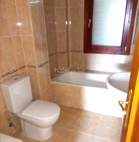 Foto f6d125cb-80ba-44f3-a5cc-0069a28696dc. Casa amb aparcament a Arnuero