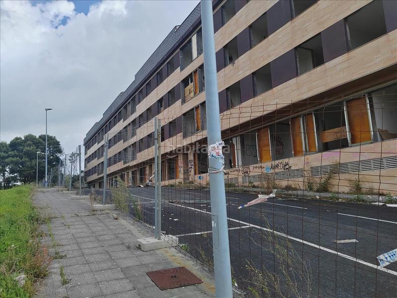 Foto 7d6dff23-8450-4750-b733-f6649392f45f. Parking coche en Valdoviño