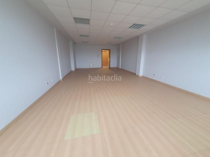 Foto bbd8e686-48b3-484d-b3d1-c538fd8d1153. Oficina a Llanera