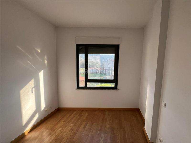 Foto b9edee0c-8a9e-4f44-bdae-0f81e2af4f57. Appartement avec chauffage parking dans Outes