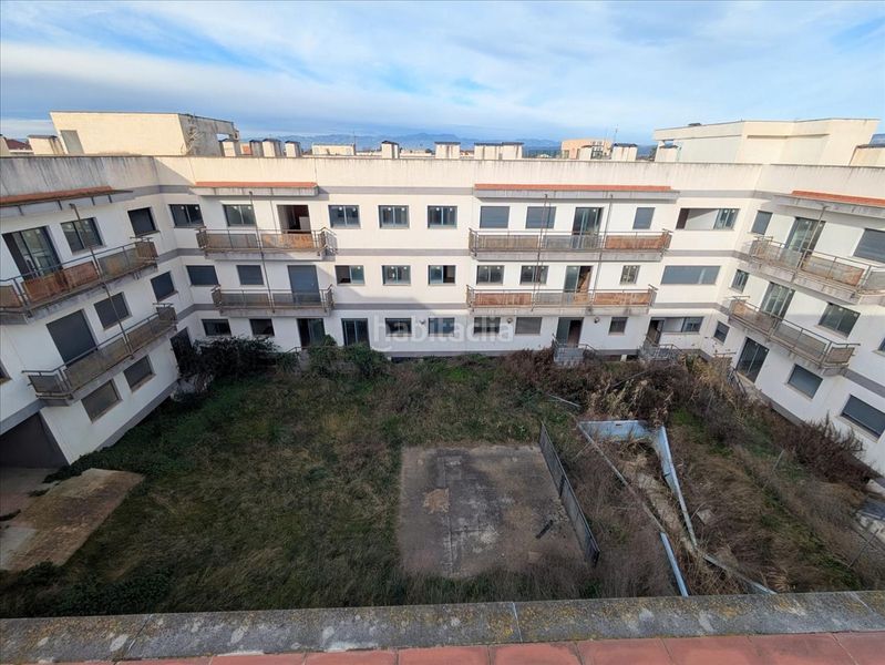 Foto 89b4fe5d-af4e-4f98-86c5-3cdd40195fb0. Edifici a Deltebre