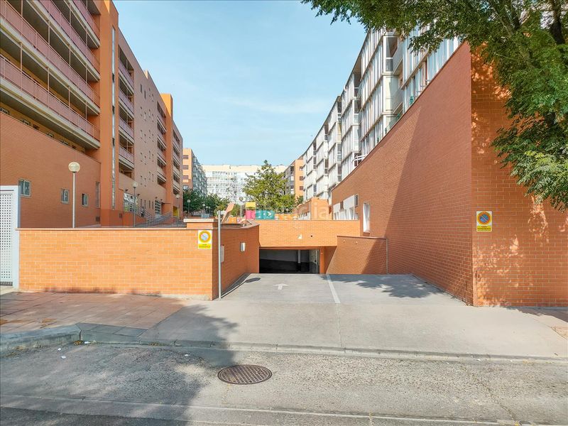 Foto 5314506a-8499-43a0-8d85-55636f982213. Aparcament cotxe a Valdespartera Zaragoza
