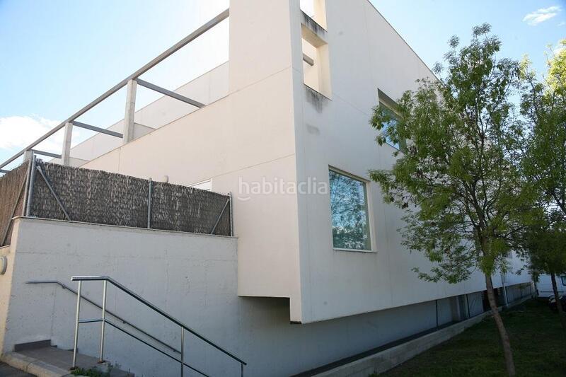 Foto 0f312cf7-8031-4008-a161-40f75ce6d91a. Autoparkplatz in Loeches