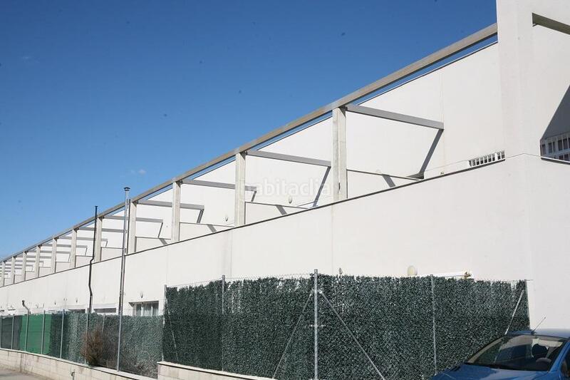 Foto 378f8fd5-e0f9-4d1a-afa4-8b88b525e0f0. Autoparkplatz in Loeches