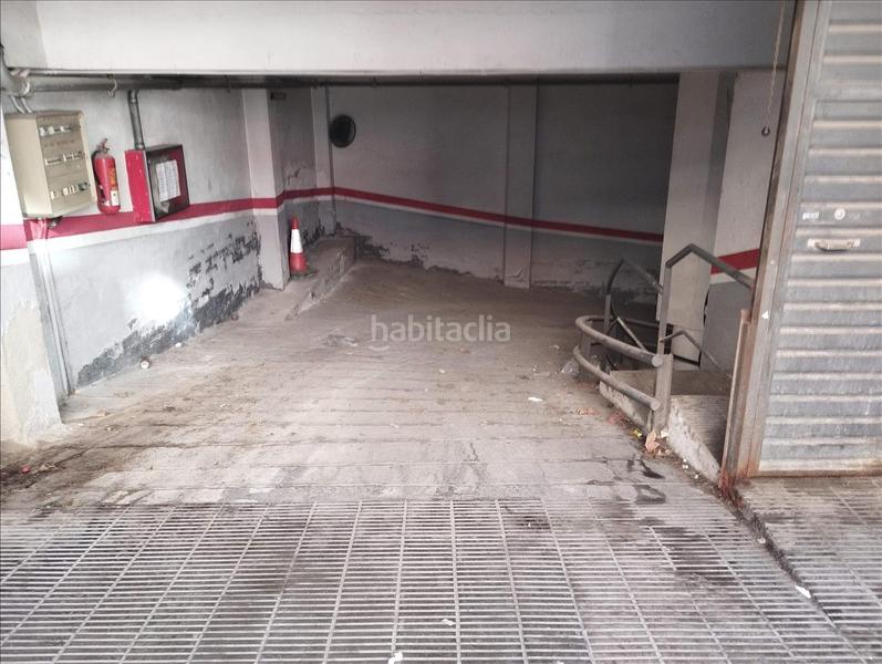 Foto c108e002-9e06-48b0-a203-8e3b2d1f8832. Aparcament cotxe a Centre-Estació Gavà