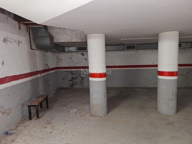 Foto b7d3ba04-48e4-4f03-8a50-339fb5106f89. Parking voiture dans Centre-Estació Gavà