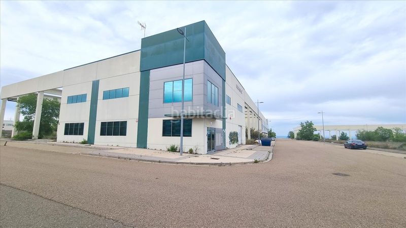 Foto ad31c431-ee41-4be2-9ab0-17ffd5f560de. Nau industrial a Muela (La)