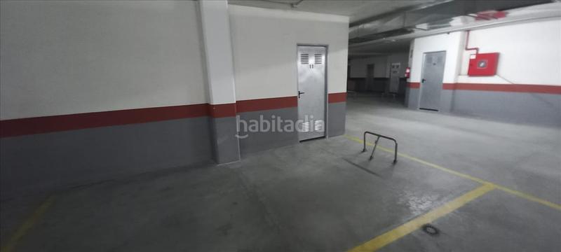 Foto ca8b9de7-f757-46a7-b738-5fa45a5eeae0. Aparcament cotxe a Meaño