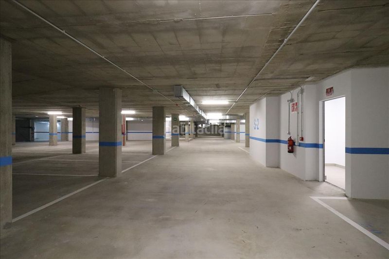 Foto 3c15a740-1882-412a-88d2-f7629237304c. Car parking in Paradai Lugo