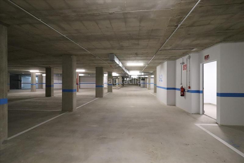 Foto 3c15a740-1882-412a-88d2-f7629237304c. Parking voiture dans Paradai Lugo