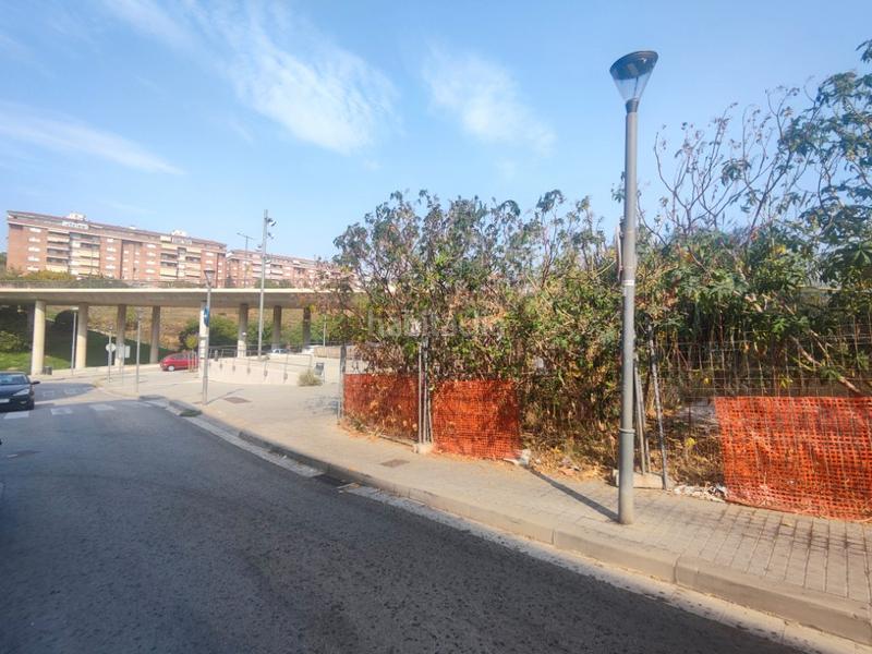 Foto bd543b14-4d75-4296-82ea-f25eb82f3f15. Terreno residenziale in Morera Badalona