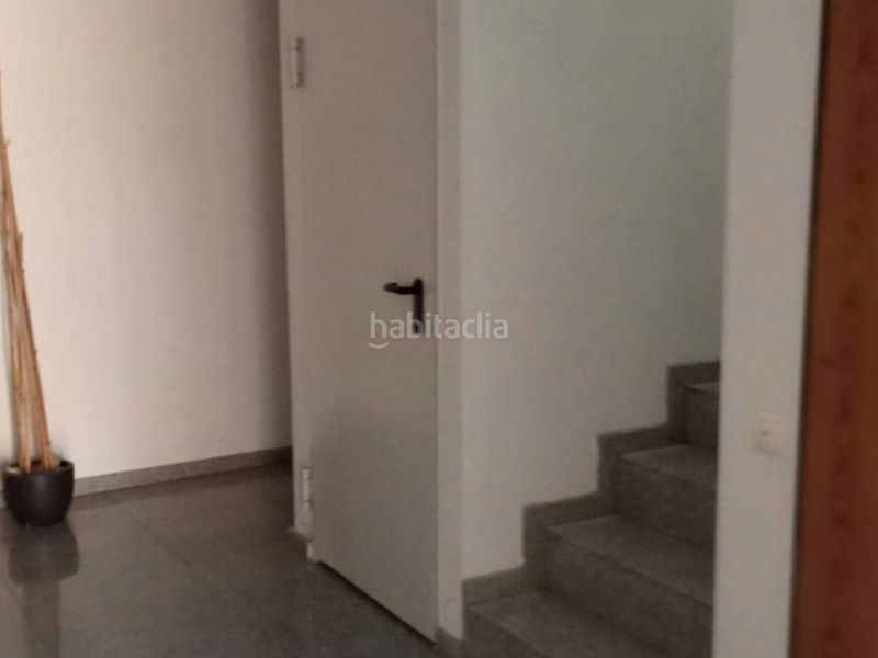 Foto c3198795-cd4b-4eff-9edb-7501b13775a3. Oficina a Bràfim