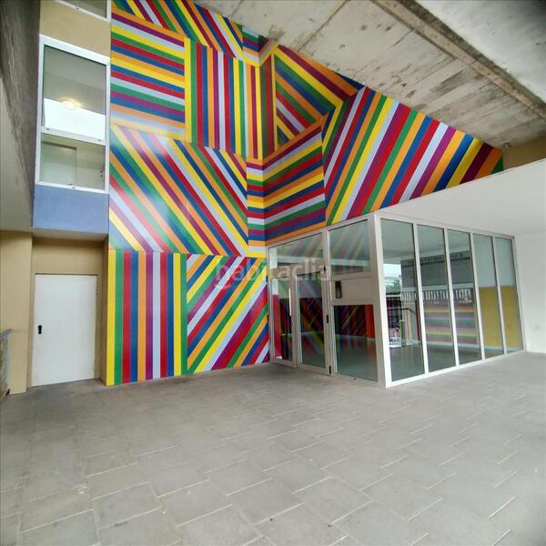 Foto bbfffa79-a5e1-4f94-9598-175761414c36. Aparcament cotxe a Erandio