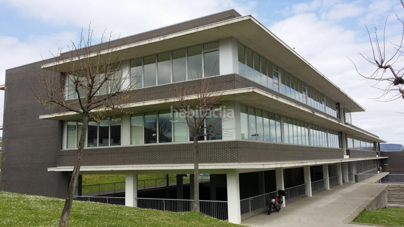 Foto 051051e3-4315-421e-94c4-607a9b4dbcf8. Parking voiture dans Erandio