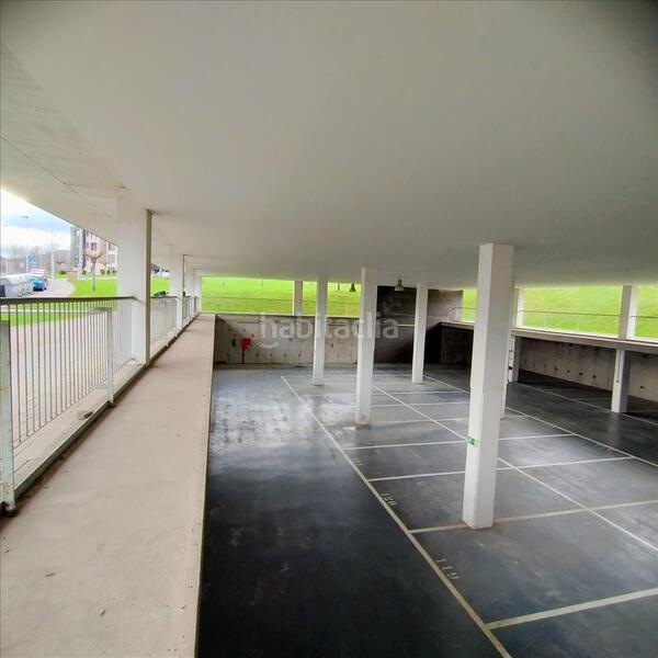 Foto 7134fc0c-3bae-4c3c-afea-0e5e97c601fd. Parking voiture dans Erandio