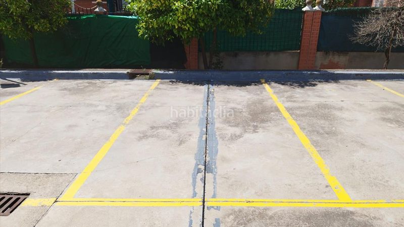 Foto a1085175-7e53-435f-b65a-b2fa105c1d9c. Aparcament cotxe a Urbadiez - Entrepuentes Sevilla