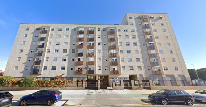 Foto 2452fa82-632b-4d6c-b7ff-68d42574e43d. Aparcament cotxe a Feria Sevilla