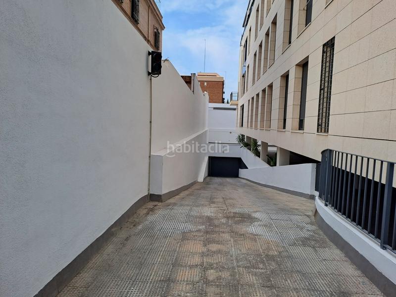 Foto 4c4302a4-d159-49a7-a9cf-97aa28636a24. Aparcament cotxe a Barrio del Nervión Sevilla