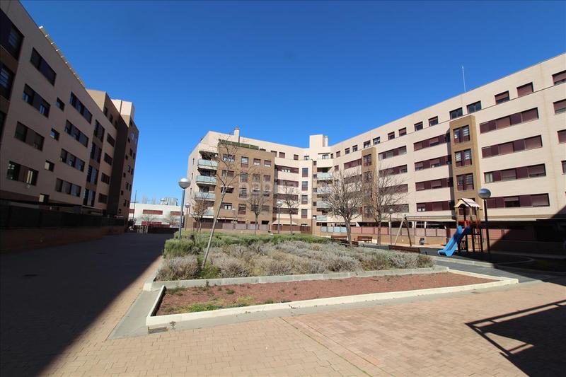 Foto 8955ff3b-1cf0-441a-96e0-f715816e5654. Parking coche en Ayuntamiento - Avenida Siglo XXI Azuqueca de Henares