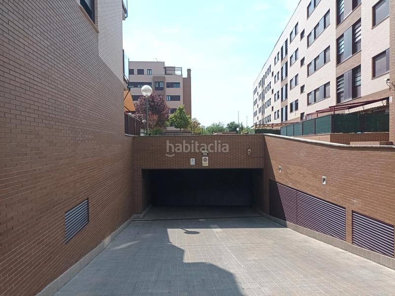 Foto af1ecf2a-0bdc-4340-8ca1-fd4fd84d3741. Parking coche en Ayuntamiento - Avenida Siglo XXI Azuqueca de Henares