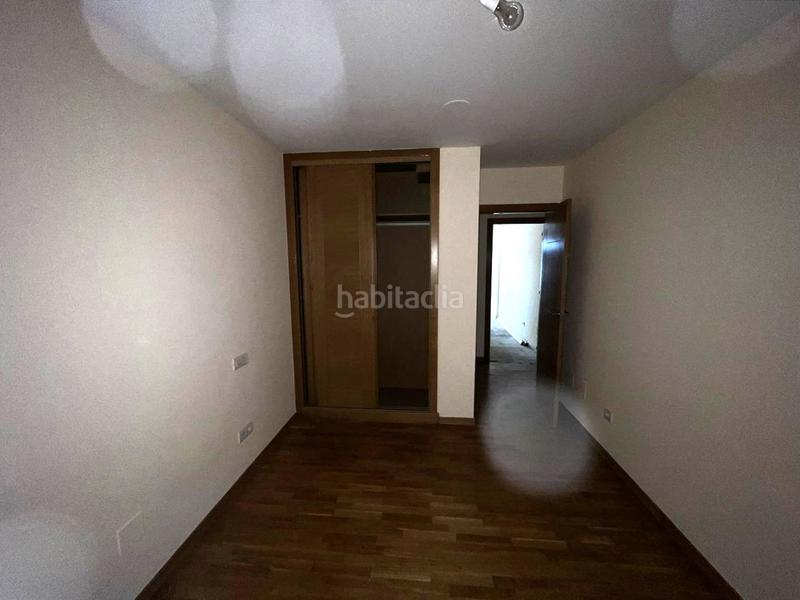 Foto b910cb42-4586-4600-8753-d1ae2a2b6faf. Local comercial en Miño