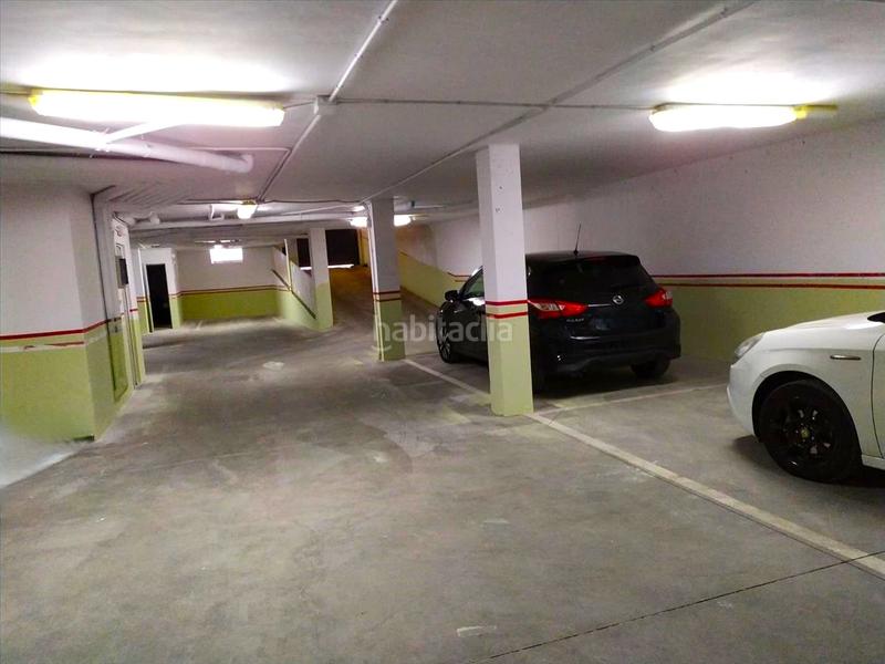 Foto a143f0d9-9e6f-484a-bd76-9c0dd68c4d52. Parking coche en La Lastra León