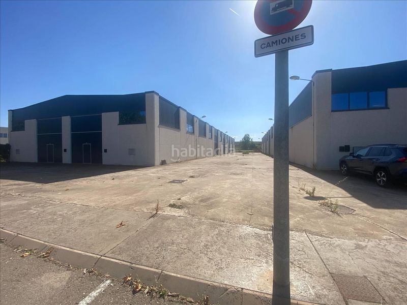 Foto b75302fa-5ee8-42db-8dd7-72429b254d3a. Industrial building in Hormilla