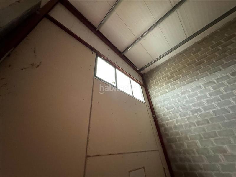 Foto bb2693ac-7474-44cd-ac48-8d02f72c3d90. Fabrikhalle in Hormilla