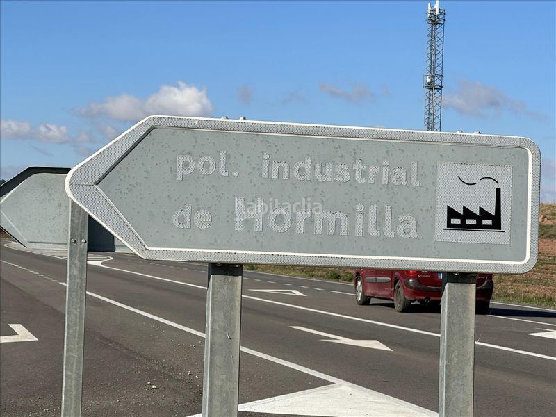 Foto b51cd418-113f-4042-ab13-a71e173b578f. Industrial building in Hormilla
