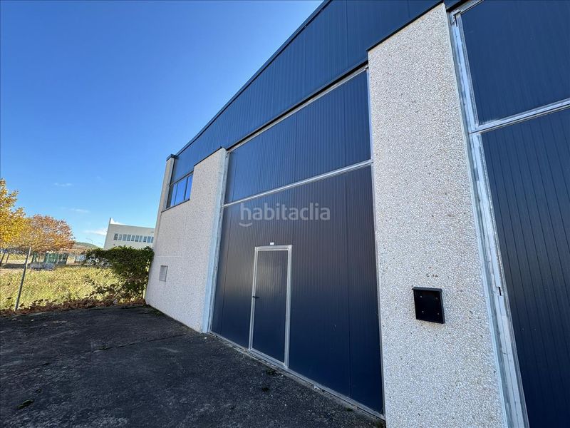 Foto c5cea639-44d0-45fc-a9f4-15be91651232. Industrial building in Hormilla