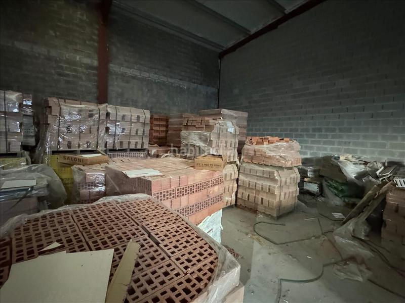 Foto e15ac820-7938-4b0d-b8e5-e9ab6b6cd9f3. Fabrikhalle in Hormilla