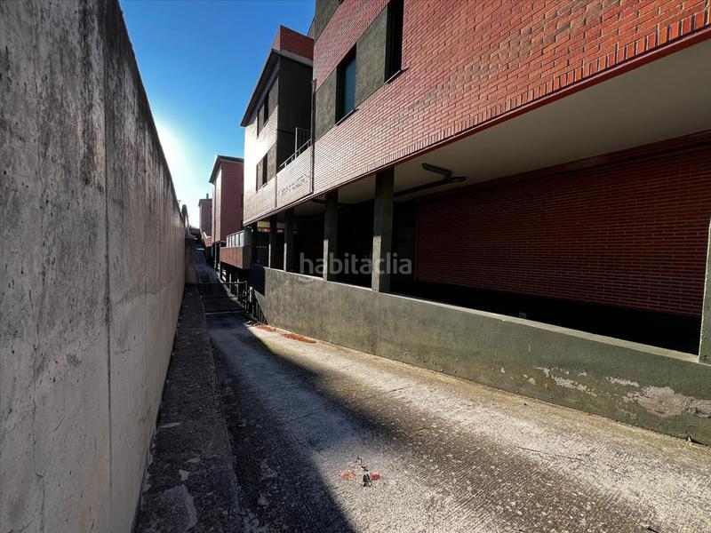 Foto f36d6765-dea6-4e26-833e-786d8be8e1a7. Parking coche en Lastrilla (La)