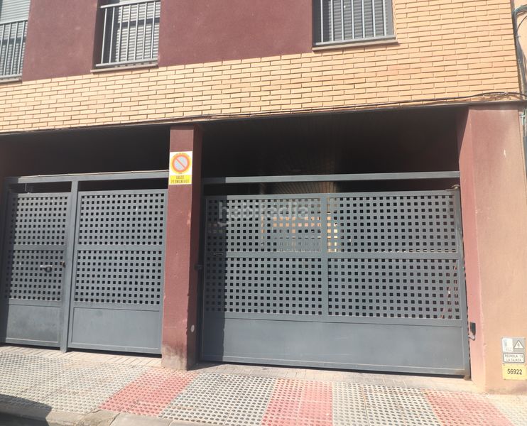 Foto d0853a7c-ac08-4f17-ac59-46e011bfa798. Aparcament cotxe a Pedrola