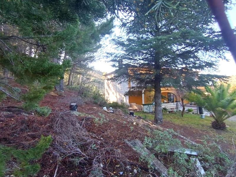 Foto c1a3ca44-18a3-4b42-8e8a-e47997ba6499. Chalet en Torredelcampo