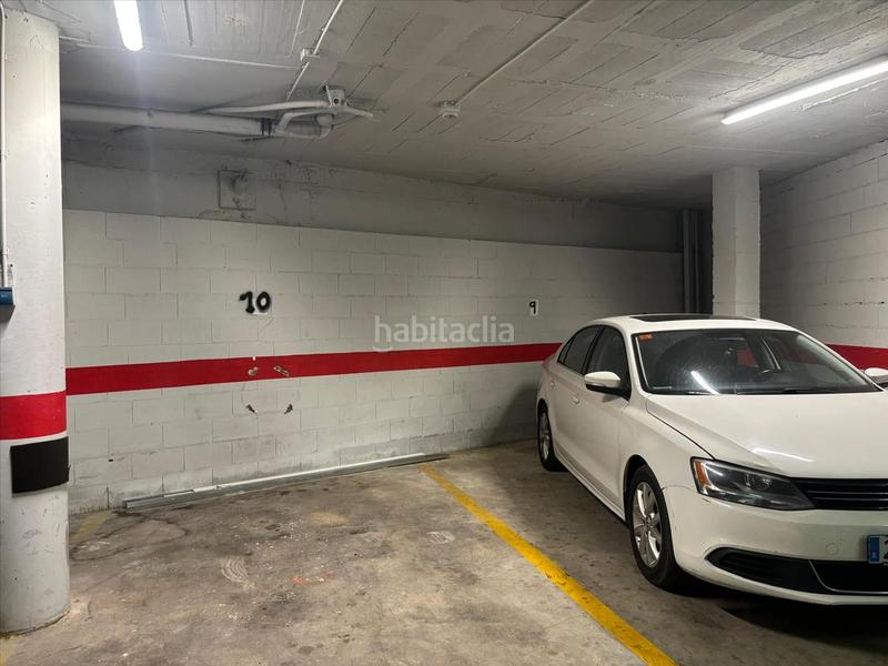 Foto e3bdedaa-3eae-4df2-93e1-74cfa4d736d2. Parking voiture dans Solymar Benalmádena