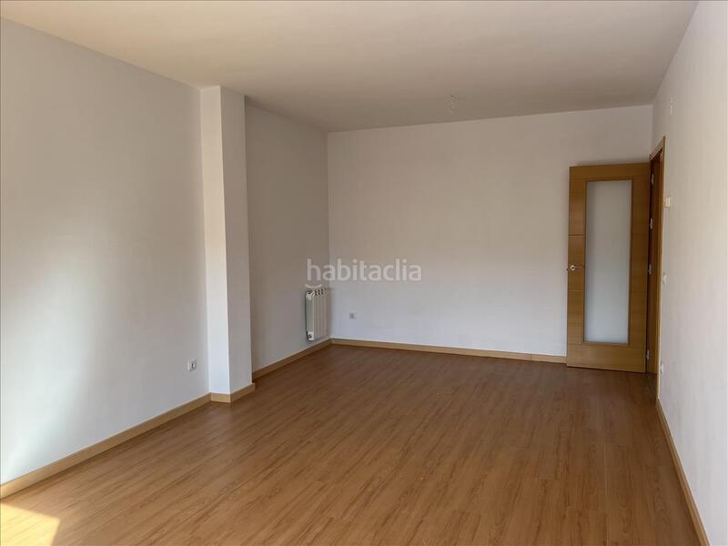 Foto 469d2e94-9de5-4f0d-892e-9bcdce51587f. Casa amb calefacció piscina a Daimiel