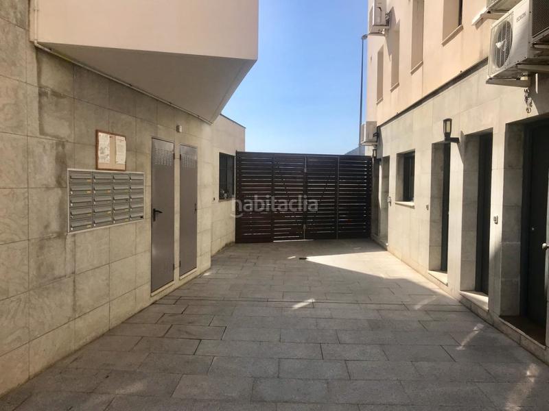 Foto 82eceea6-d7c4-4e86-9f63-e2d7f954fcd9. Parking voiture dans Beniarjó