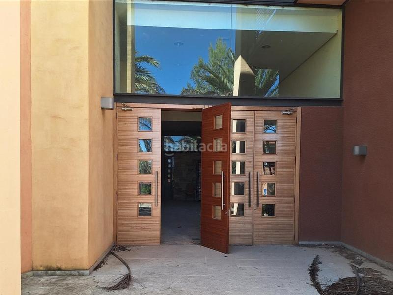 Foto ed576f47-f26e-4dd1-a05d-94ccfd19b633. Edificio en Enguera