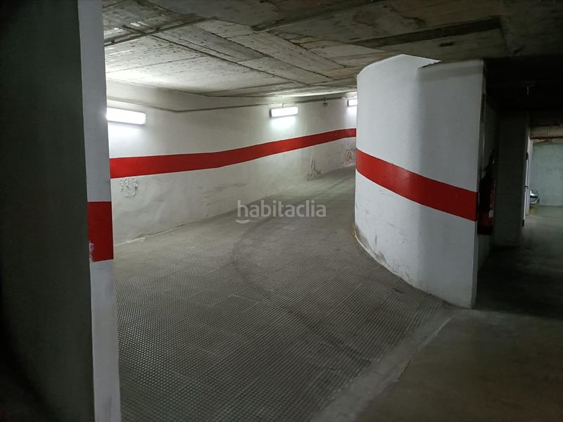 Foto 404244eb-848d-4311-9f91-28ce2fbb2233. Aparcament cotxe a Alcalá del Río