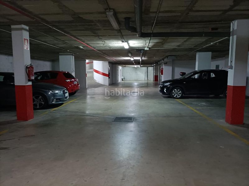 Foto f97cd08c-fd2b-4b2a-8346-867b1eb5a627. Aparcament cotxe a Alcalá del Río
