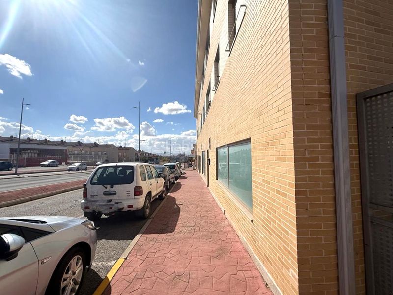 Foto ee2285f4-cd8c-447f-8c5c-1c3ab3abb553. Local comercial a Lastrilla (La)