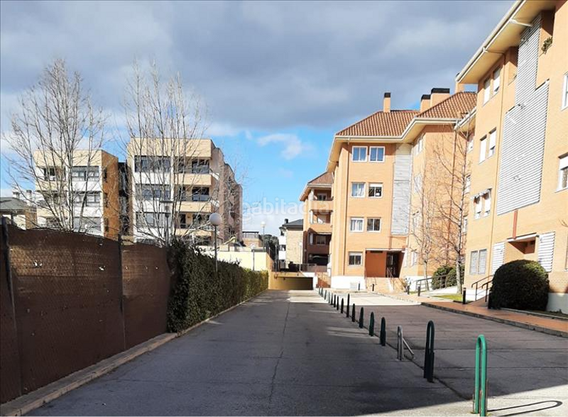 Foto 0c2011b2-a70c-4fa8-8d5a-dd9d9475de8b. Parking voiture dans Los Negrales Collado Villalba