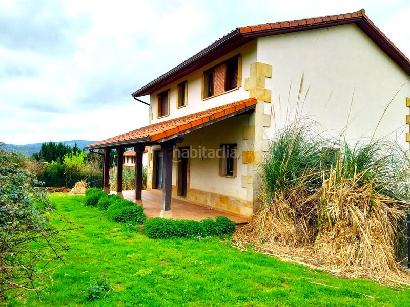 Foto d4225f17-fe57-4fd3-8551-033dc461df42. Casa amb aparcament a Bárcena de Cicero