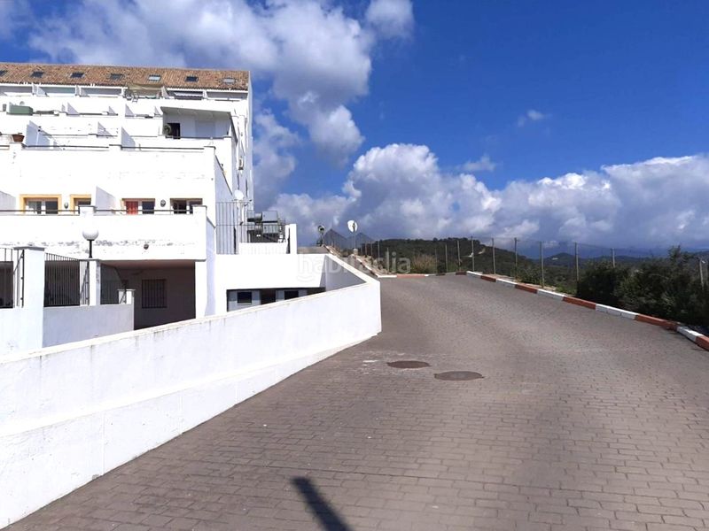 Foto e859ef09-a611-4b53-b934-47be87baf046. Aparcament cotxe a altos de Estepona Estepona