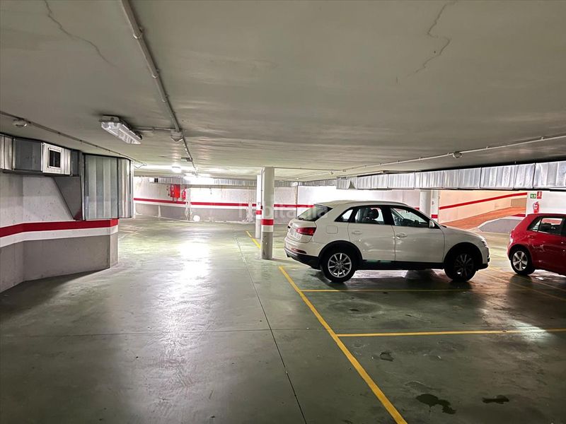 Foto 1620d2f9-281c-4d46-8641-8c93aba9662c. Aparcament cotxe a Porta Nova Ferrol