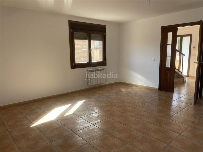 Foto d1eac80a-21dd-4f4b-9eee-a956a5b1fa63. Xalet amb aparcament a Estación-Cruz Roja Illescas