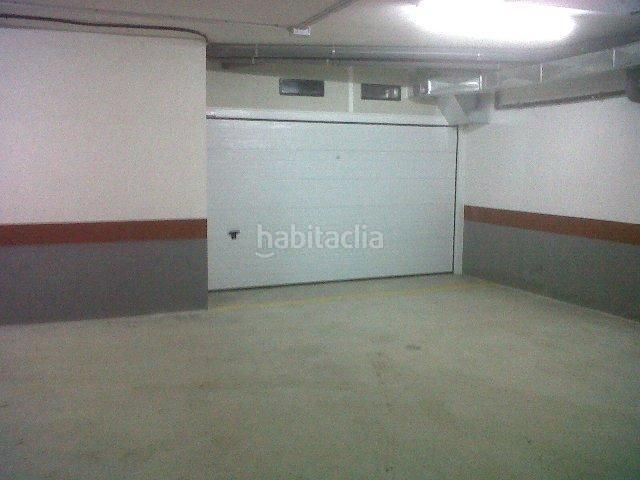 Foto 299ff0f5-a3ed-4a3d-a8f7-b4263d02575f. Aparcament cotxe a Meaño