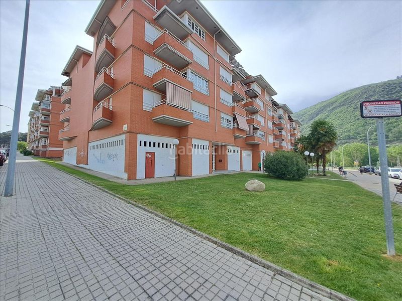 Foto 1e0811c3-94d5-4cef-88e8-600964457bb2. Local comercial a Flores de Sil - La Placa Ponferrada