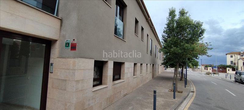 Foto c6fbed22-4b37-4d8d-bffe-e84089b80384. Aparcament cotxe a Vilajuïga